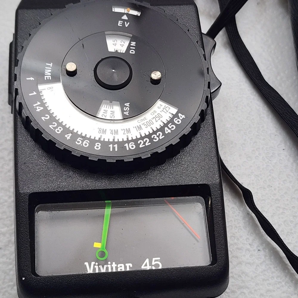 Vivatar 45 Exposure Light Meter/ Case Untested Parts Only